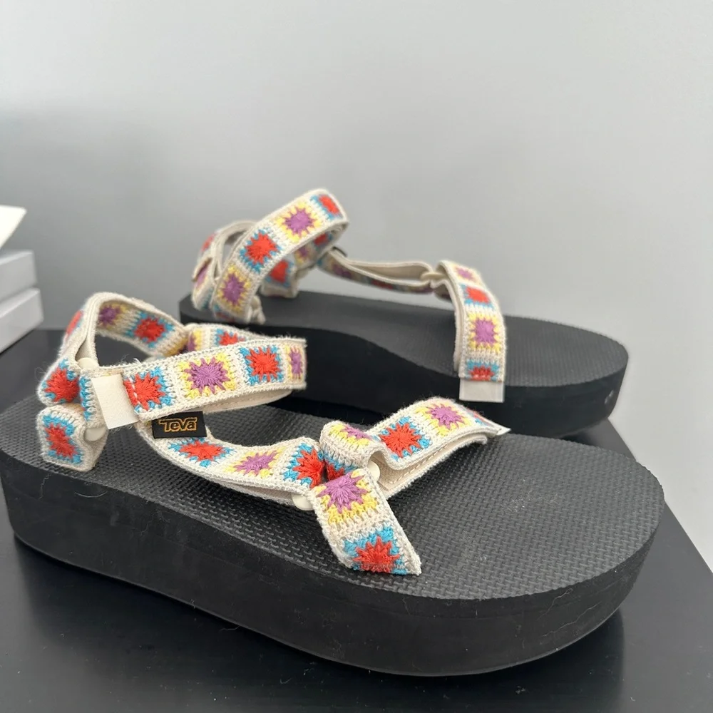 Teva Women's Colorful Crochet Platform Sandal size 10 - Picture 4 of 8